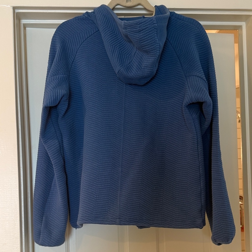 Helly Hansen Blue Pullover Hoodie with Branded Neck Label - Picture 6 of 8